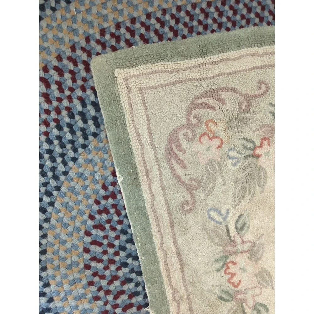 Vintage Hooked Rug, Good Condition, Pretty Floral Design 35